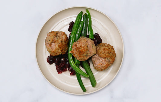 KIDS LUNCH: “Thanksgiving” Turkey Meatballs, Green beans, Dried Cranberries